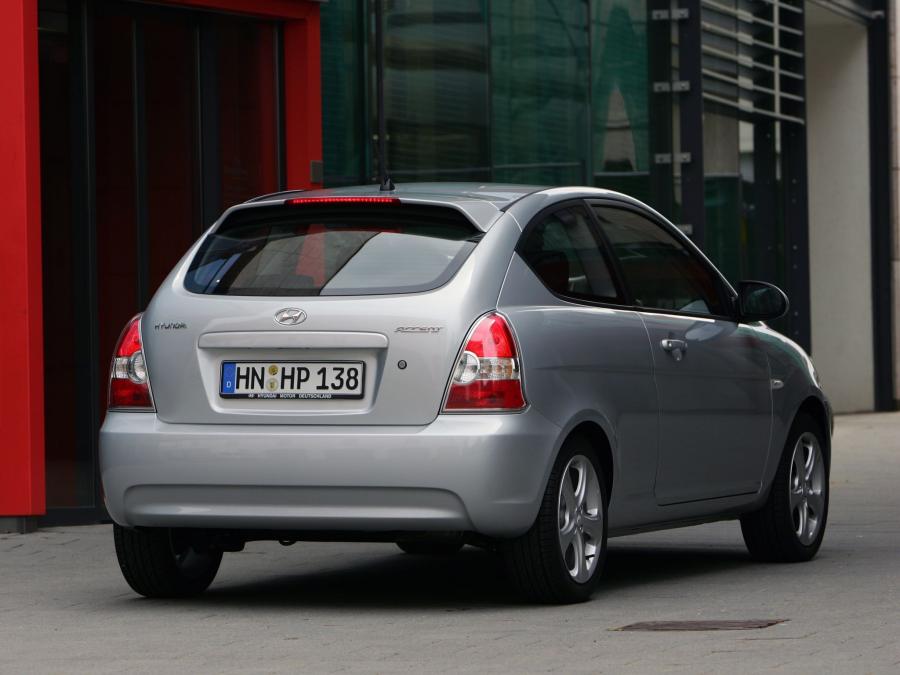  Hyundai Accent 3-Door 2006 года  (фото 43 из 54)